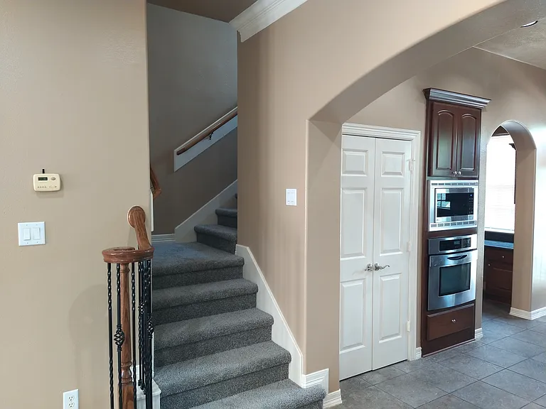 8006 Stoneyway Dr — Photo 4