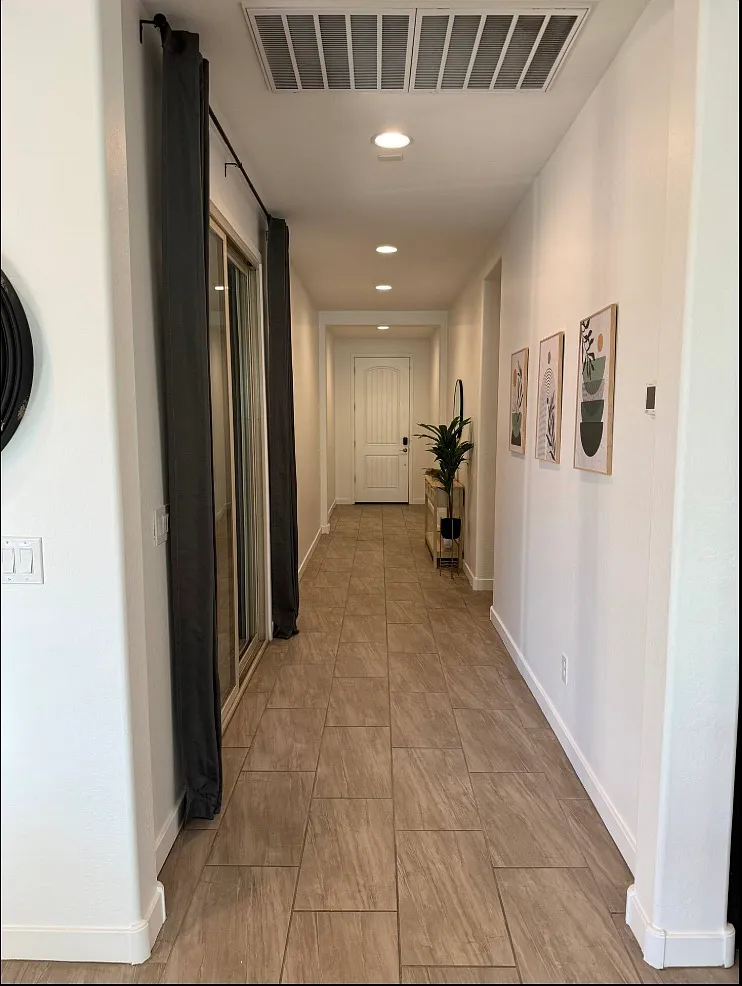 4 bed, 2259 sqft, $2,995 — Photo 4