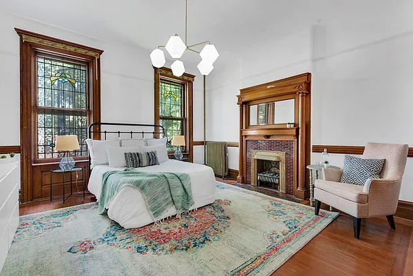 Sold by Compass | media 19