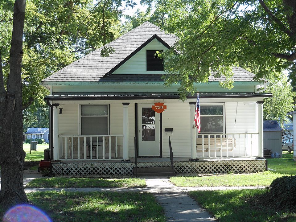 1st image of 724 Lincoln Ave