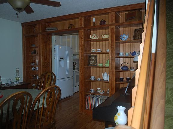 3rd image of 3513 Lake Louise Dr