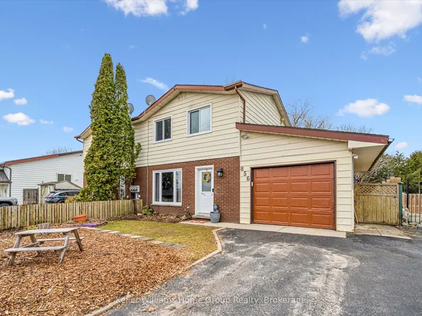 856 Gzowski St, Centre Wellington, ON N1M 3L4