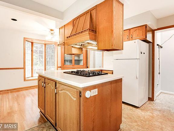 4th image of 6639 Osborn St
