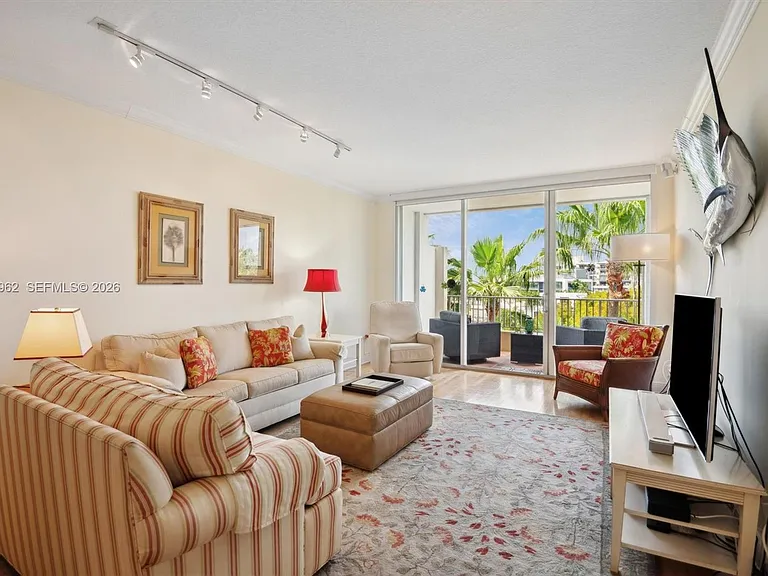 701 Crandon Blvd #Penthouse 1 — Photo 1