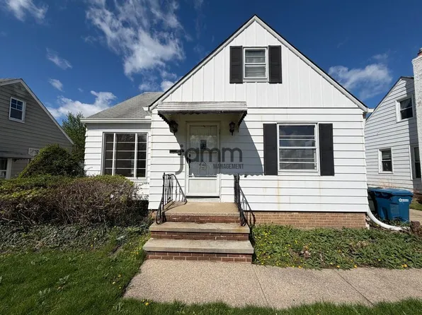 4566 W 226th St, Fairview Park, OH 44126