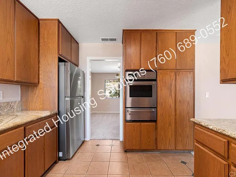 945 Pinon St — Photo 10