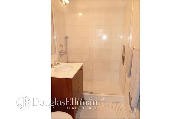 Sold by Douglas Elliman | media 22