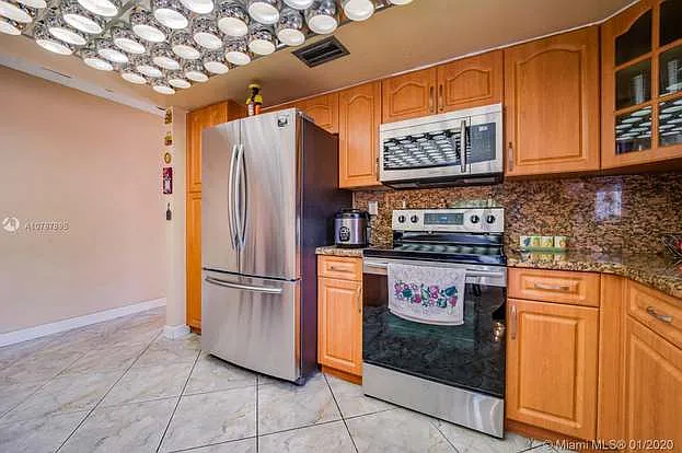 2643 Fillmore St — Photo 11
