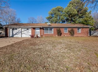 2205 SE 15th St, Bentonville, AR 72712