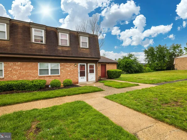 1216 Liberte Ct, Burlington, NJ 08016