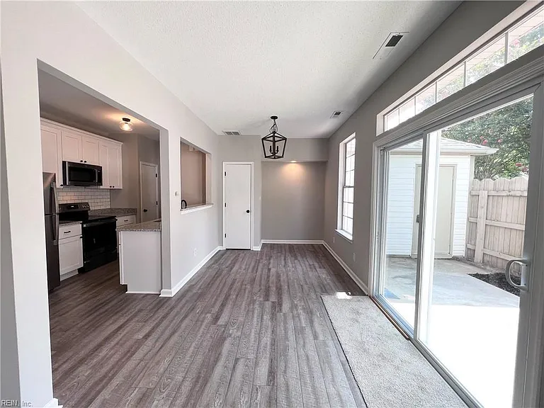 1412 Shortleaf Ln — Photo 7