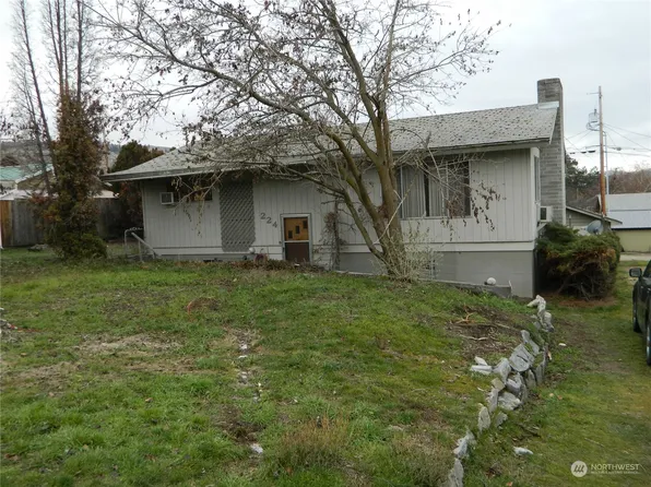 224 2nd Street E, Tonasket, WA 98855