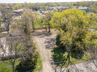 423 N Grant St, Westmont, IL 60559