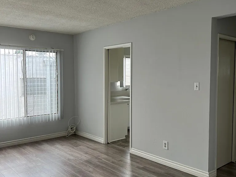 1035 N Edinburgh Ave #11B — Photo 10
