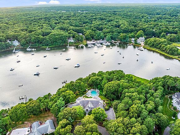 2nd image of 16 Cove Point Lane