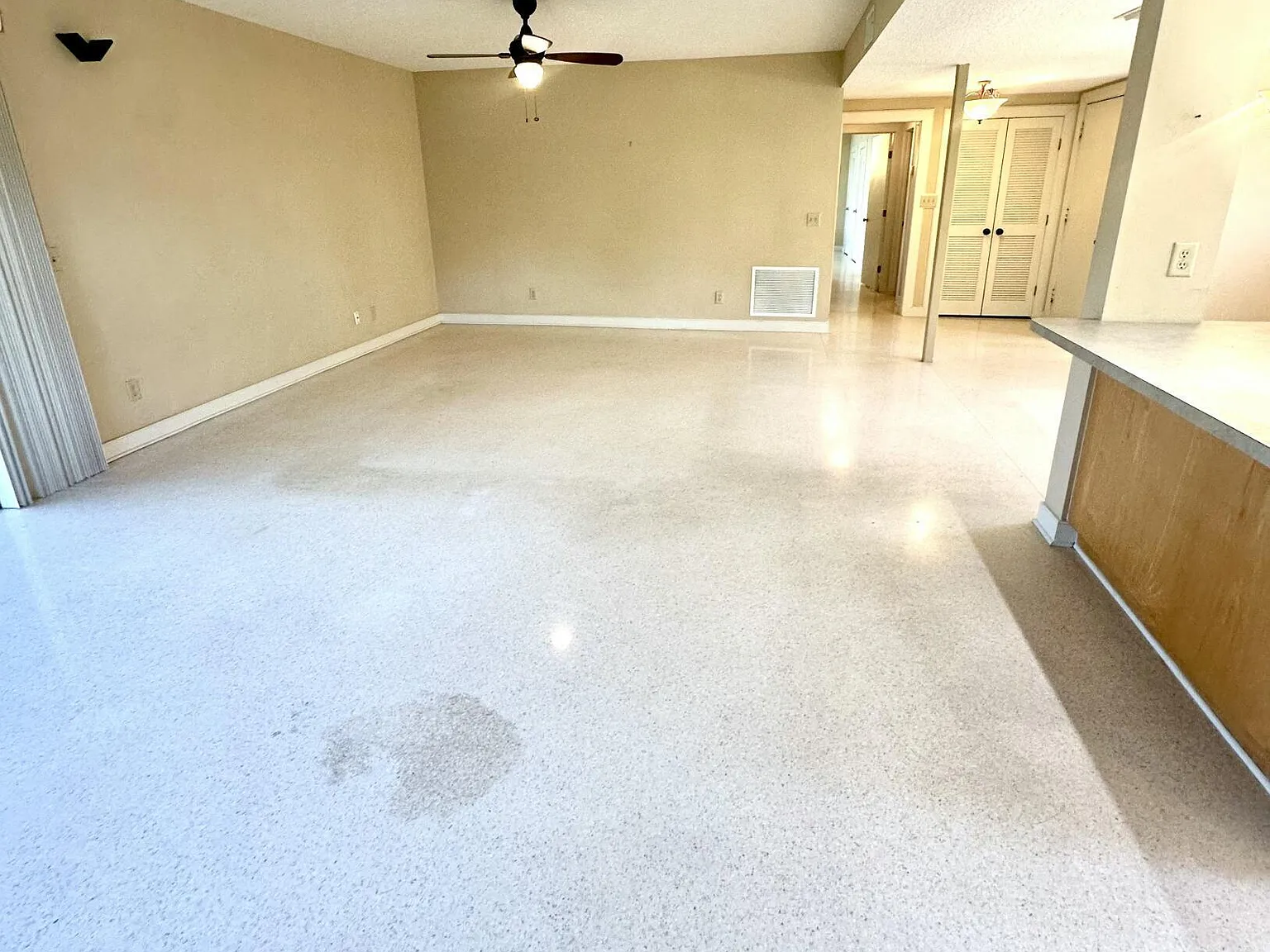 2 bed, 2.0 bath, 1640 sqft, $4,500 — Photo 3