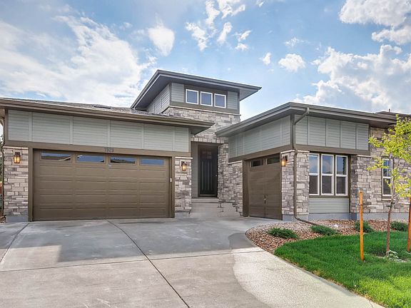 Coulter Pine Exterior