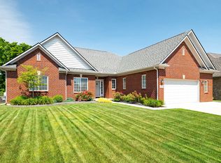 30454 Cahill Rd, Flat Rock, MI 48134