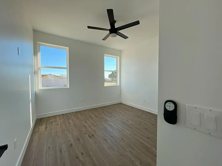 8109 Underwood Ave — Photo 7
