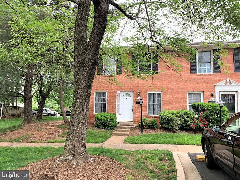1st image of 200 E Cornell Dr