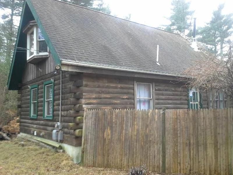 1st image of 4 Gobeille Dr