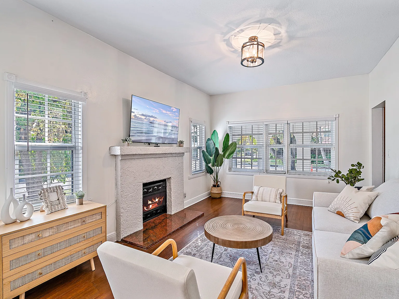 2 bed, 1335 sqft, $5,000 — Photo 3