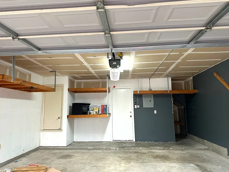 2 CAR GARAGE W REMOTE CONTROL