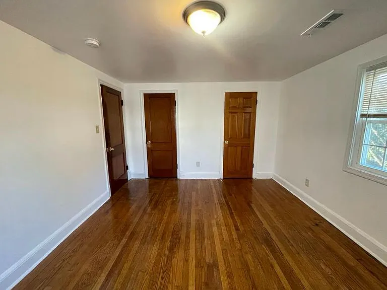 4300 Jefferson St — Photo 7