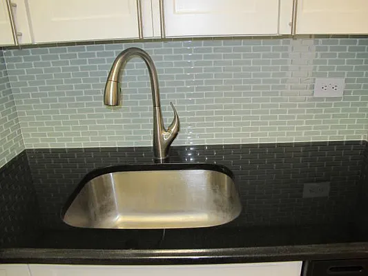 Rented by Metropolis Real Estate of Manhattan | media 22