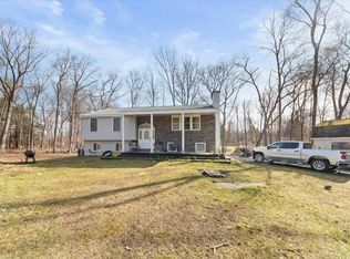 37 Woodland Dr, Poughquag, NY 12570