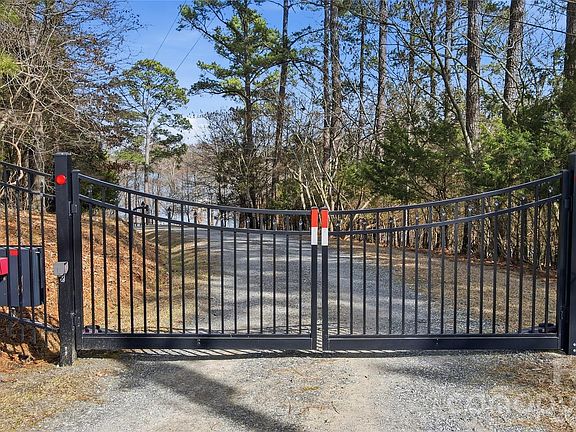 4th image of 2295 Sussex Rd