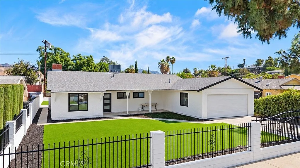 3 bed, 1570 sqft, $3,600 — Photo 1