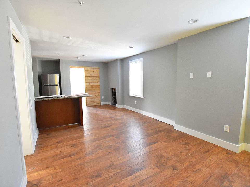 1st image of 2128 W Cary St #D