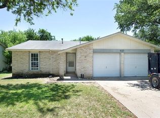 905 Cactus Dr, Round Rock, TX 78681