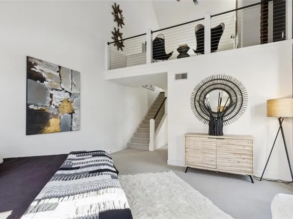 1111 W 47th St, Kansas City, MO 64112