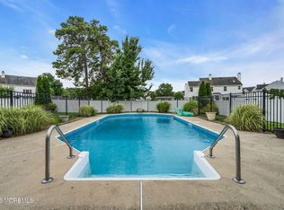 42 Crown Cir, Lakewood, NJ 08701