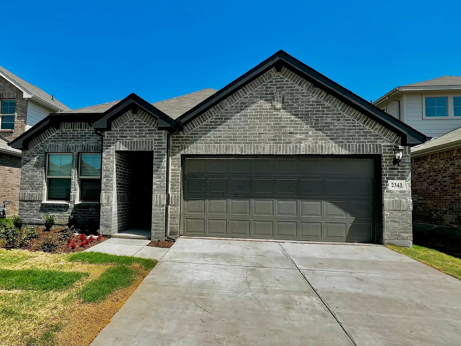 2343 Aspen Hill Dr — Photo 1