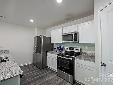 4 bed, 2062 sqft, $2,650 — Photo 3