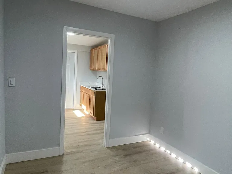 5 Blue Runner St #2 — Photo 2