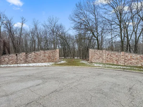 785 W 200 N, Valparaiso, IN 46385