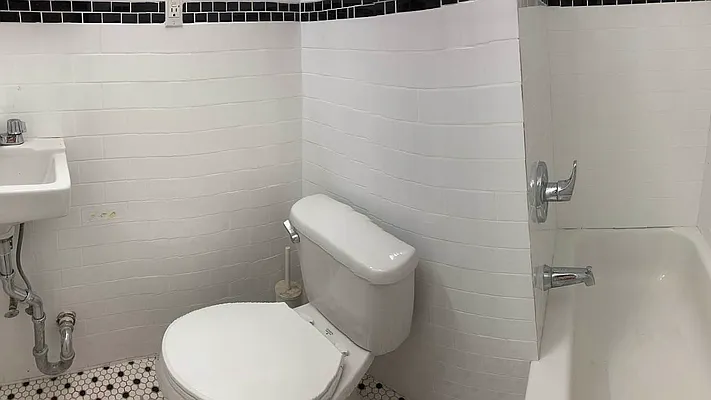 Rented by Brooklyn Real Estate Services | media 9