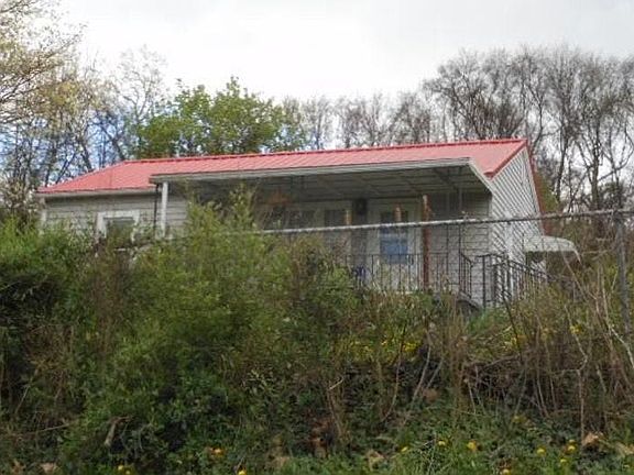 3rd image of 1709 N Liberty Hill Rd