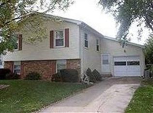 2501 Clearwater Ave, Bloomington, IL