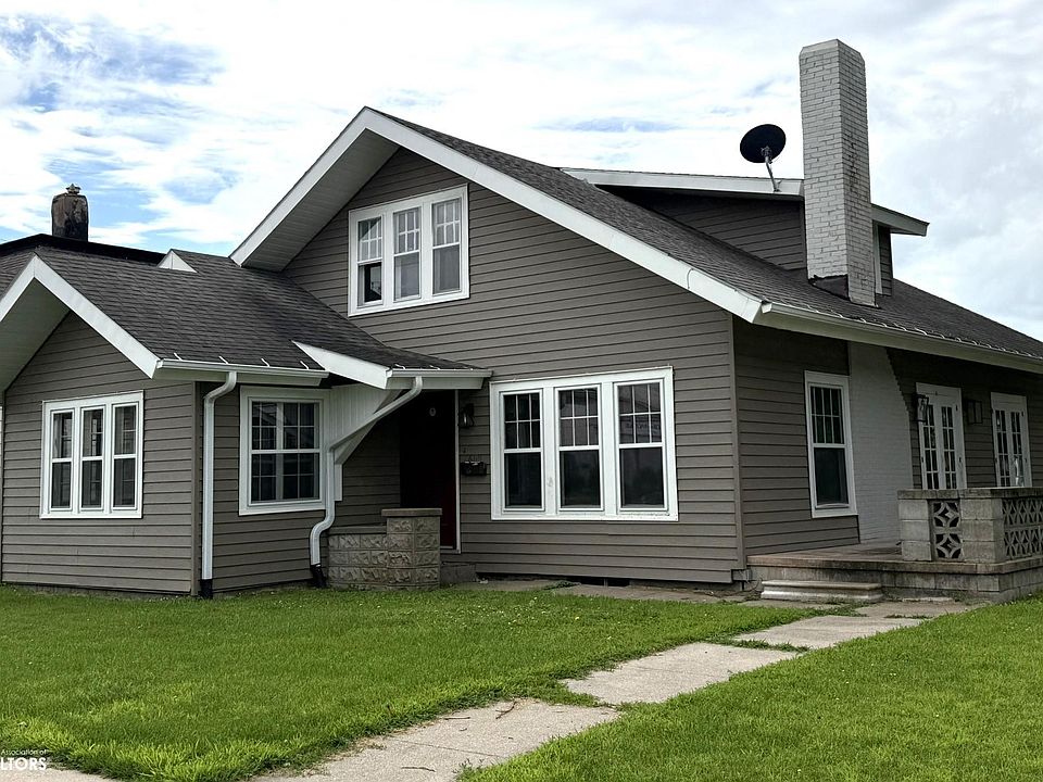 1st image of 609 7th St