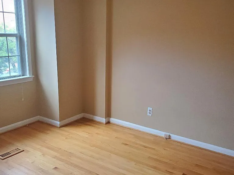 1210 N Vernon St — Photo 9
