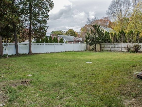 4th image of 514 Grove St