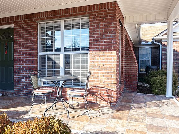 2nd image of 221 Eagles Nest Ln