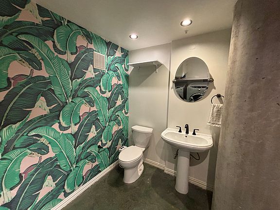 5th image of 3110 Thomas Ave APT 107