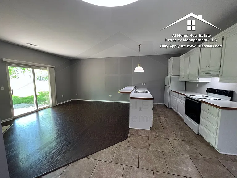 997 Boulder Ct — Photo 1
