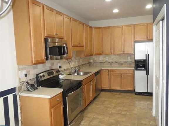 4th image of 1627 Boxwood Rd